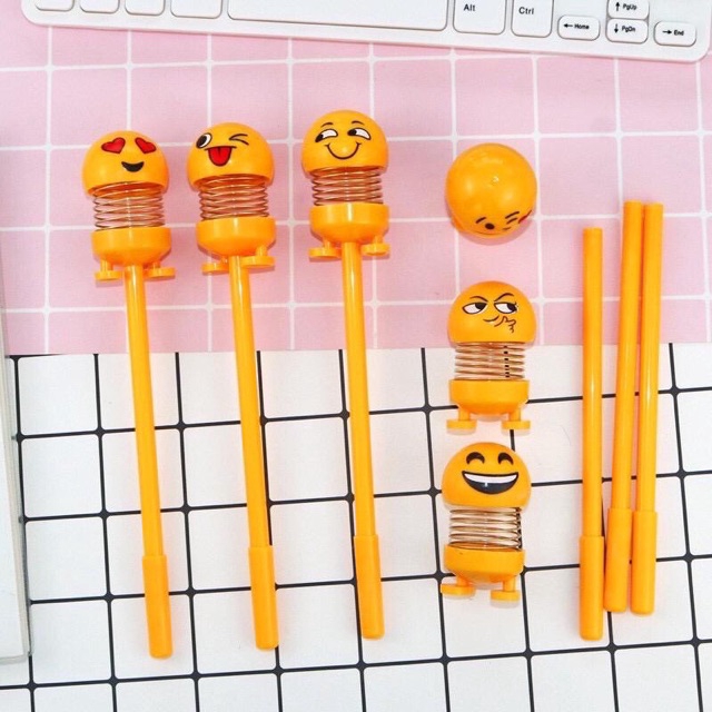

S566 Pena Emoji / Pulpen Goyang / Pena Shaking Head Emoticon / Alat Tulis / Bouncing Doll