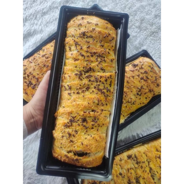 

Fresh'' STRUDEL COKLAT PISANG KEJU MIX GOSEND ONLY