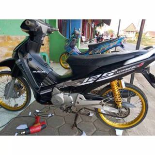 Modifikasi Motor Supra X125R Warna Hitam Putih ...