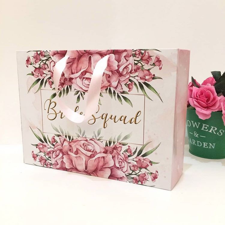 

Paperbag / Tas Kertas / Custom / Bridemaides/ Ulang Tahun / Nikahan