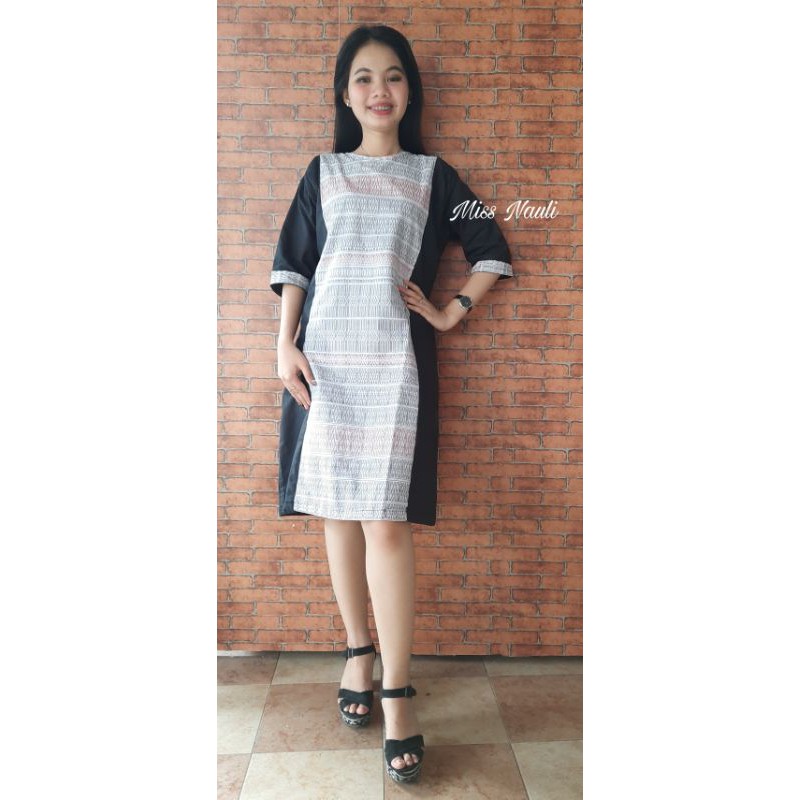 Dress Ulos Motif Ragiotang Hitam