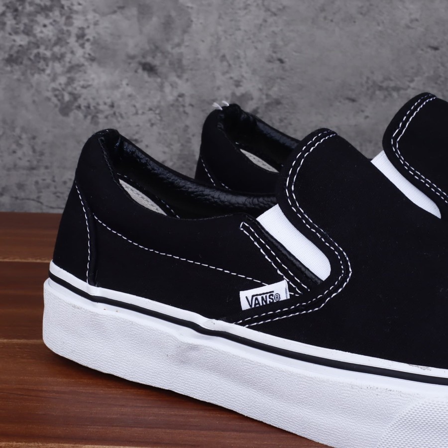 Sepatu Vans Slip On Pria Sepatu Santai Anti Ribet | Black White 38-43