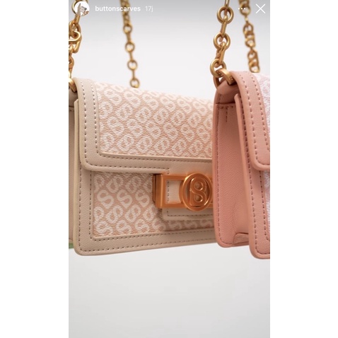 Buttonscarves Izzy Sling Bag Beige