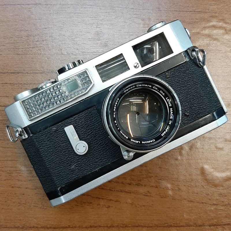 Kamera Analog Canon Model 7 With Lensa F1.8