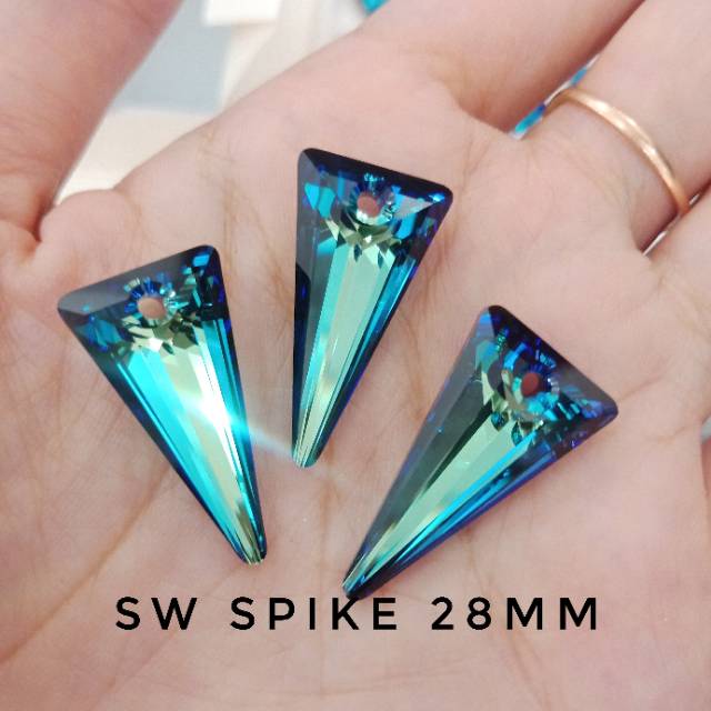 SALE CRYSTAL SWAROVSKI SPIKE 28MM