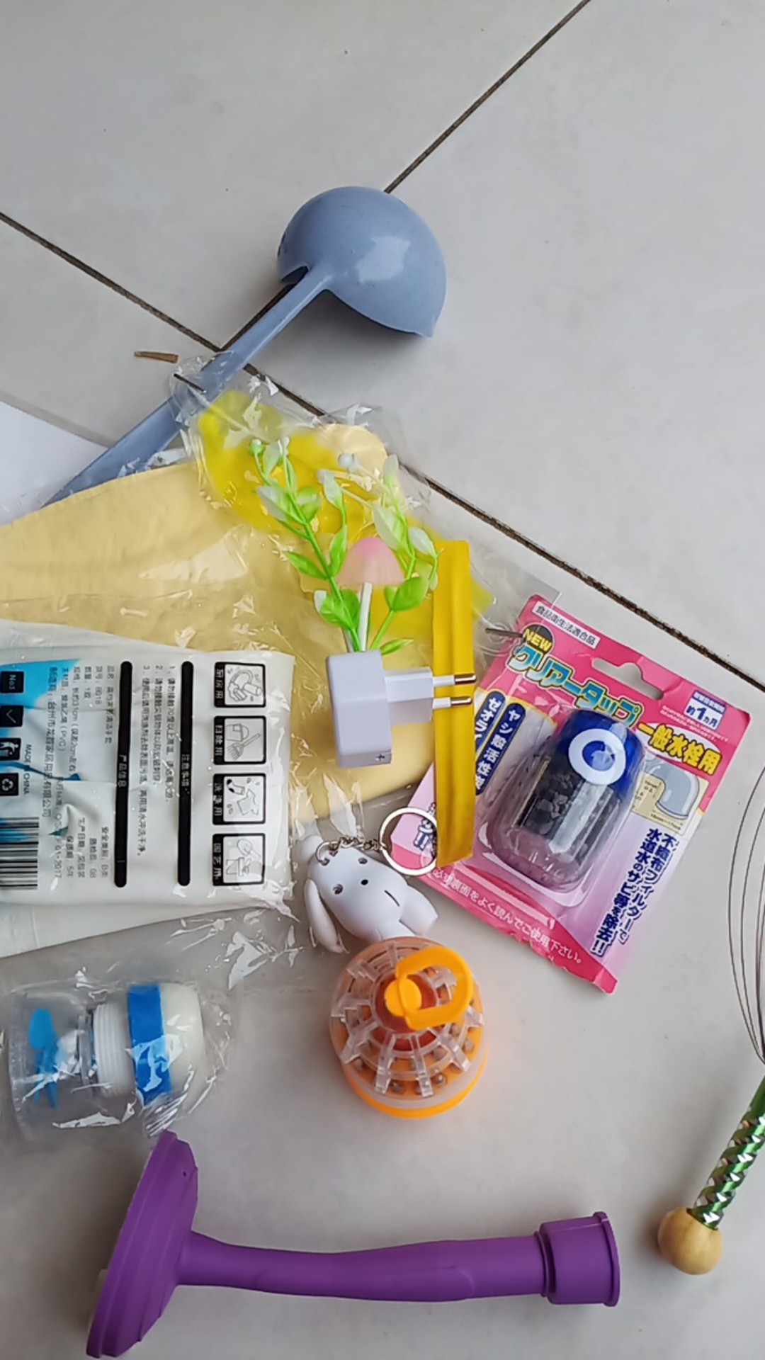 Stiker Lantai Kamar Mandi Anti Slip Tangga Sticker Tape Waterproof Licin Bathub Shower Isi 6 / Set