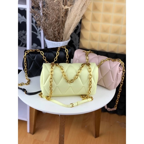 Tas Kulit Selempang Rantai Wanita CK Leather Quilted Chain Slingbag Premium Import, Hitam Black Soft