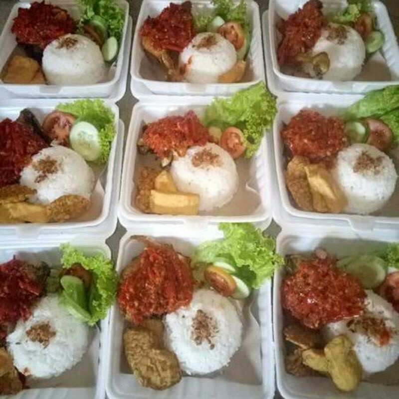 

NASI KOTAK JUMAT BERKAH / BERBAGI / BERSEDEKAH