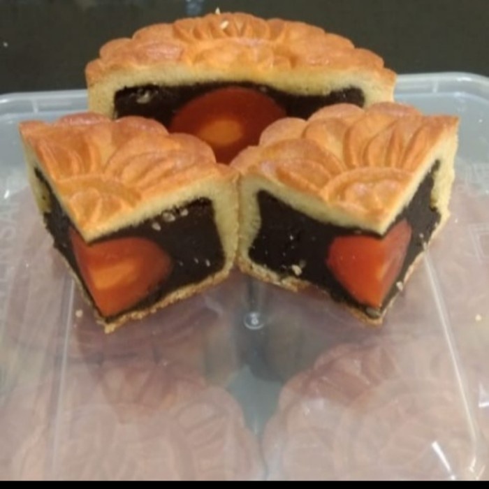 

T20R Moon Cake Telur / Tiongcu Pia/ Kue Bulan Isi Kuning Telur Asin - Tanpa Telur Ht501Gr