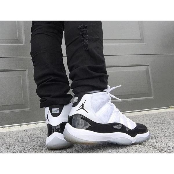 sepatu basket jordan retro 11