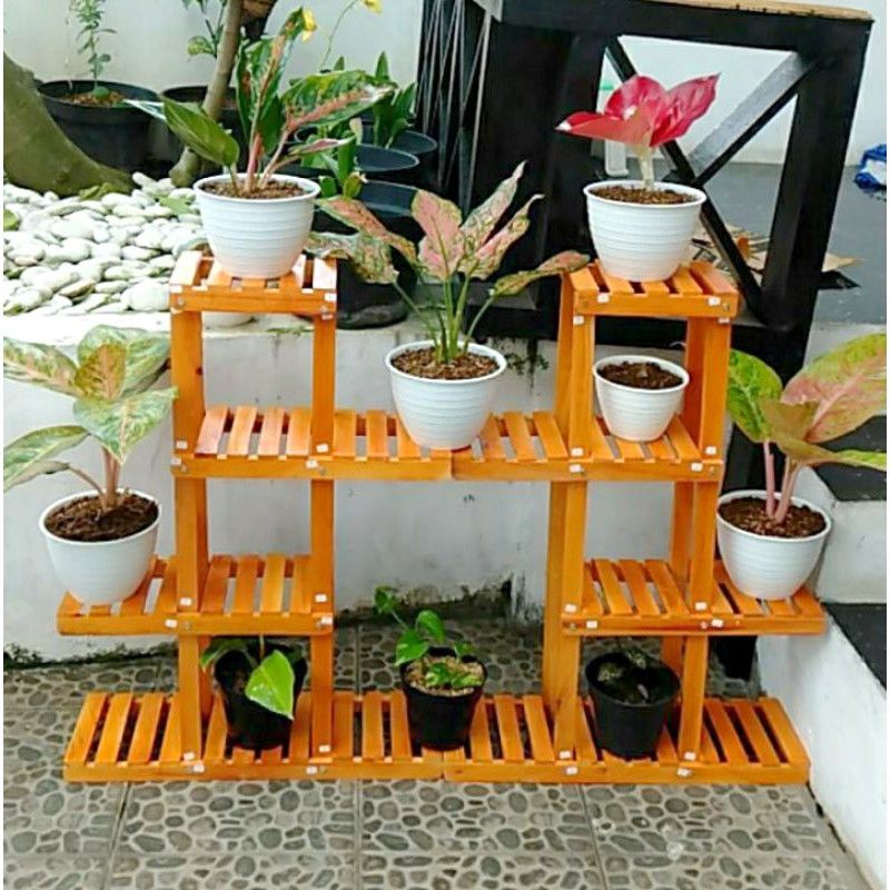 Rak Bunga Susun Kayu Minimalis