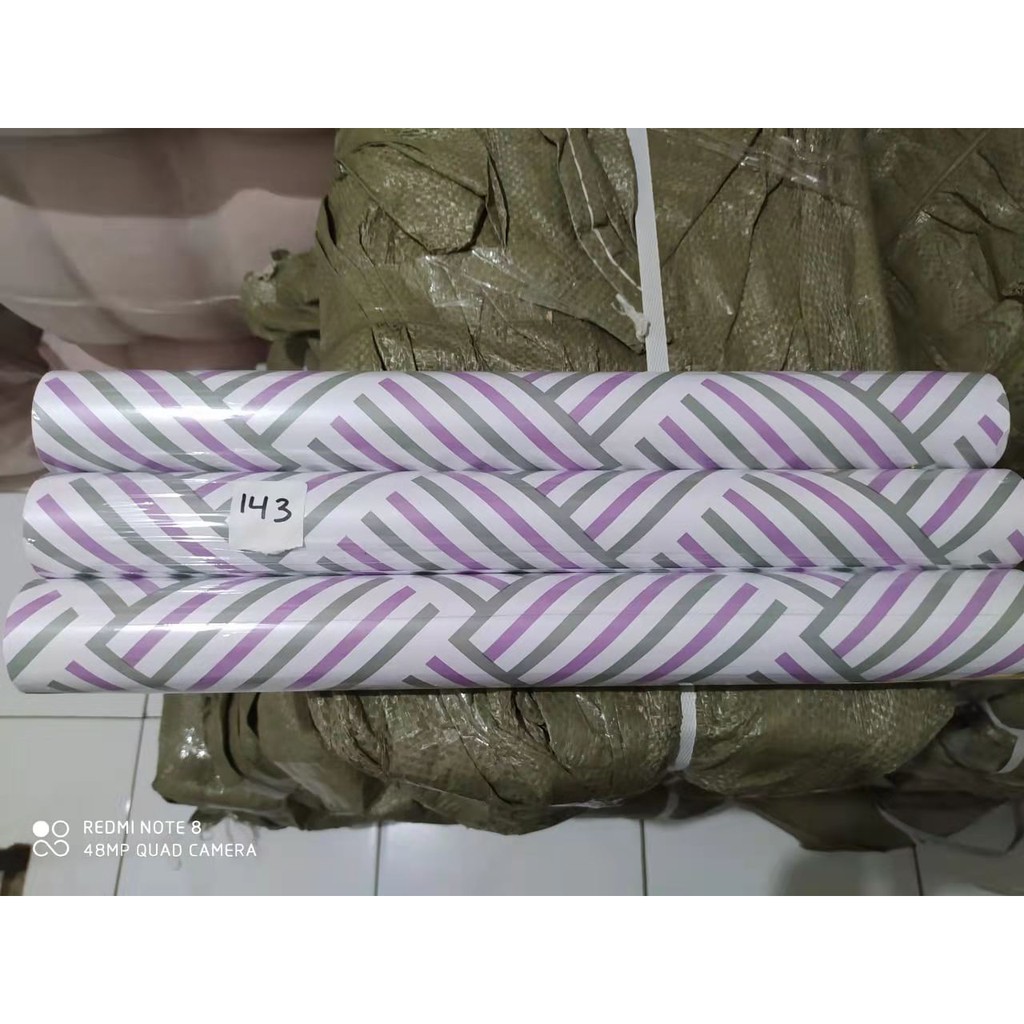 Wallpaper Sticker Dinding Motif Garis Diagonal