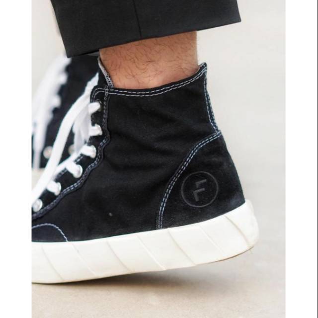 Sepatu rafheoo x folkative