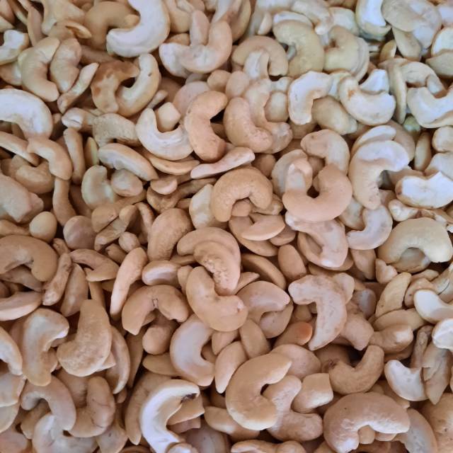 

kacang mede belah dua 100gr
