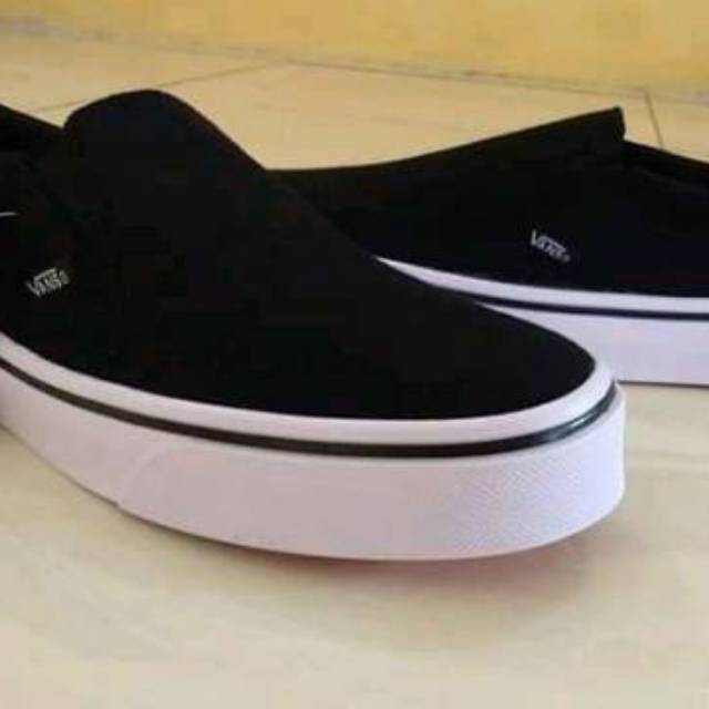 Sepatu Pria Slip On/ Sepatu Slip On Pria Casual Terbaru