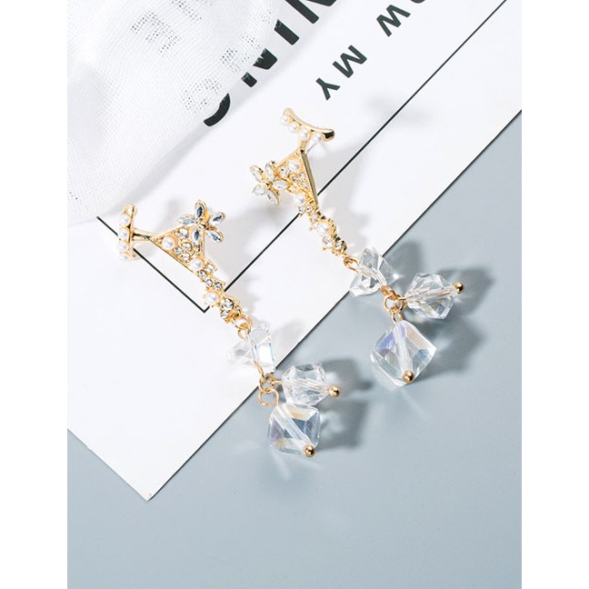 LRC Anting Tusuk Fashion Gold Small Flower-studded Fringed Crystal Earrings F75976