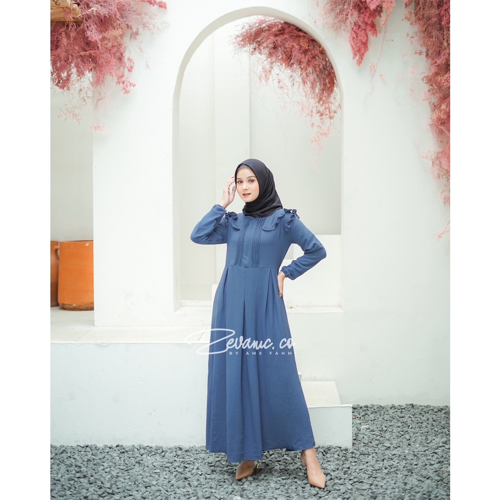 Tavisha Maxi Dress Material Crinkle Dengan Aksen Lipit Di Bagian Dada / Ruffle | Zevanic.co-Denim
