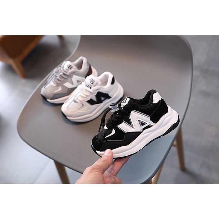 (HZ) Sepatu Sneaker Anak / Sepatu Anak Casual Import Usia  3 - 8 Tahun HZK93