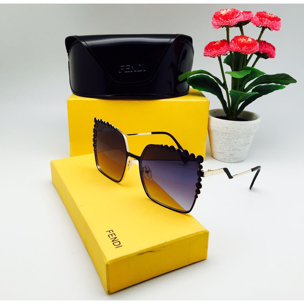 Kacamata Wanita Fendi Caneye Sunglasses