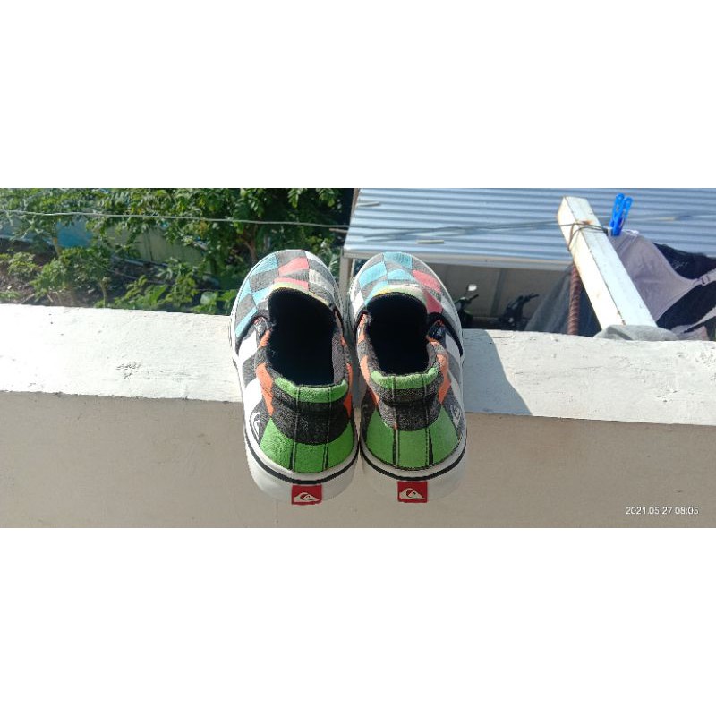 sepatu quicksilver catur warna warni murah