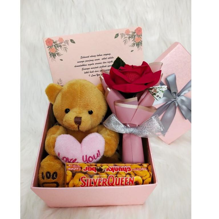 

Motif Terkini.. KADO ULANG TAHUN CEWEK HADIAH ANNIVERSARY KADO VALENTINE KADO ULANG TAHUN THA