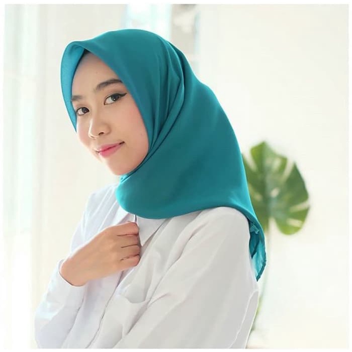 Hijab BELLA SQUARE Segi Empat