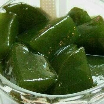 

Daun cincau Hijau Segar 250gr / bukan cincau rambat bulu