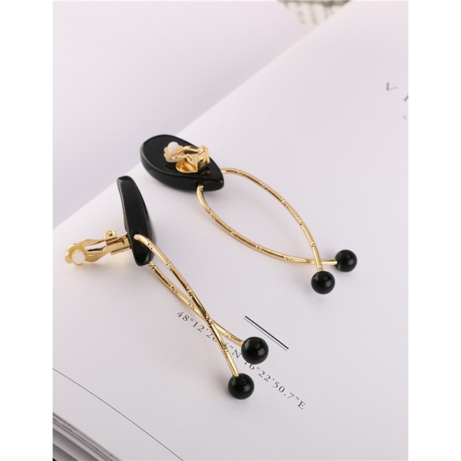 LRC Anting Jepit Fashion Black Acrylic Geometric Earrings D55161