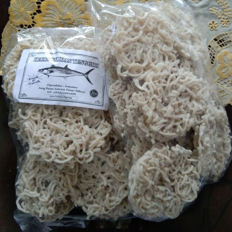 

KERUPUK IKAN/KERUPUK TENGIRI ISI 30 BIJI ASLI MADURA
