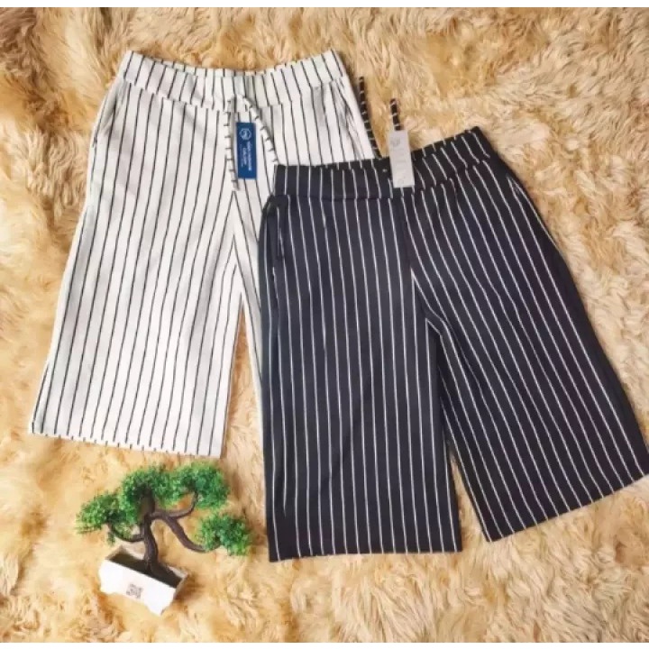 Celana kulot pendek dewasa wanita motif salur bahan wafle strech terlaris