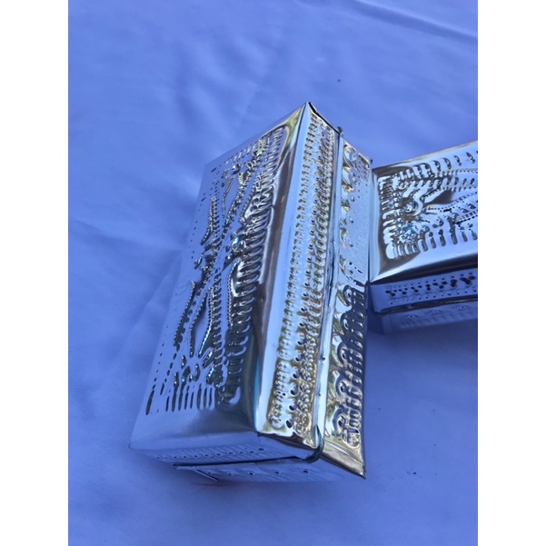 KOTAK TEMPAT BUNGA atau TEMPAT PEMUSPAN , BISA JUGA DIPAKAI MENYIMPAN BARANG KESAYANGAN