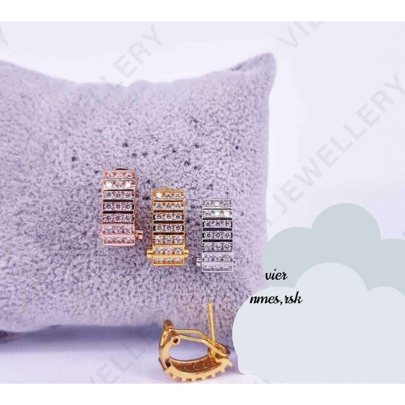 Anting replika berlian tusuk jepit,vier setara dgn titanium,mata micro diamond yg dpake ditoko mas,awet,thn lama