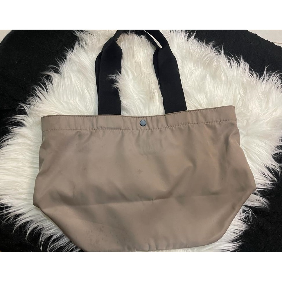 Tas Jinjing Wanita Preloved “Uniqlo” Tote Bag