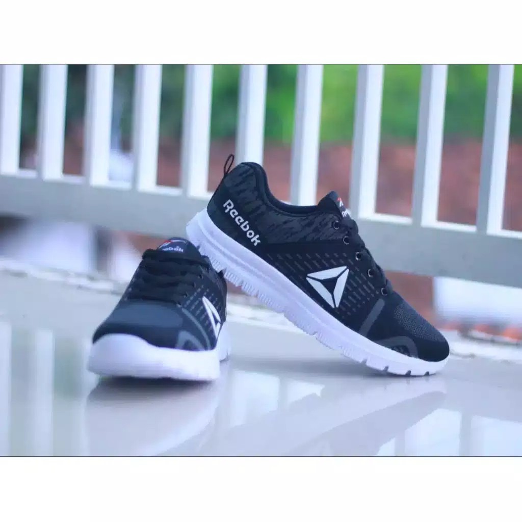 Sepatu Impor   Vietnam | REEBOK Sepatu Sneakers Caual Pria | Sepatu Running | Sepatu Volly