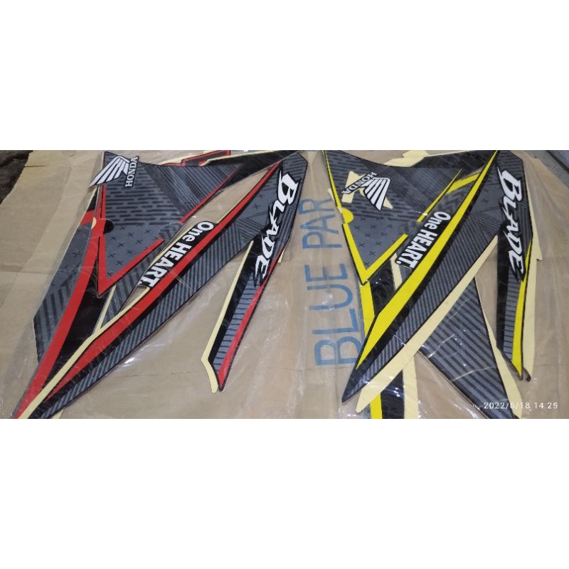 STRIPING STANDAR MOTOR LIST STIKER HONDA BLADE 125 HITAM KUNING HITAM MERAH tahun 2016