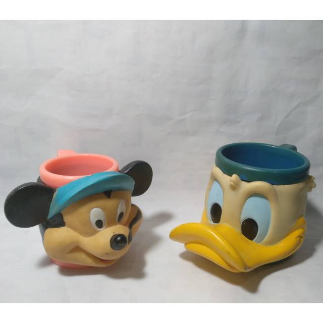 Disney Donal Bebek Mug Figure Duck Gelas Mickey Miki Tikus Mouse Toys Mainan Tempat Minum Toy Donald