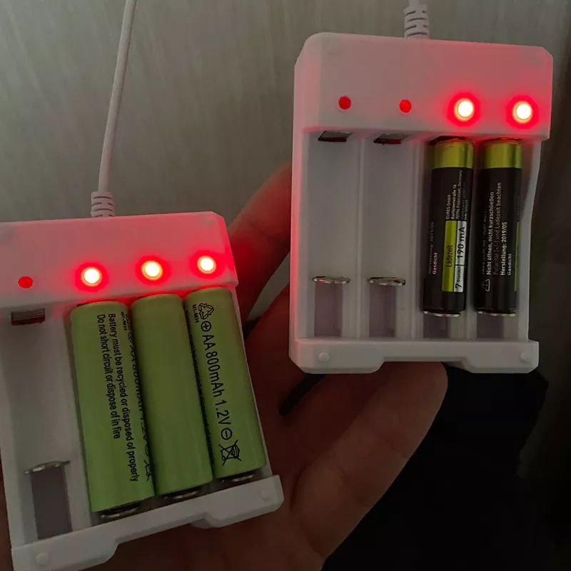 Charger Baterai AA / AAA 4 Slot USB Charger