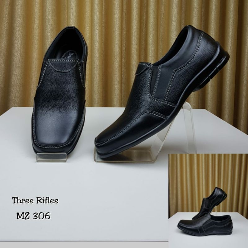 Sepatu Pria Three Rifles MZ 306