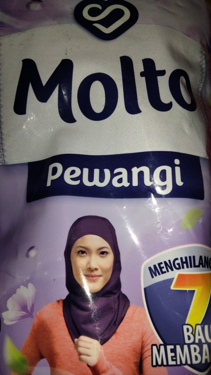 Kemasan Baru Molto Softener Pelembut Dan Pewangi Pakaian 820ml