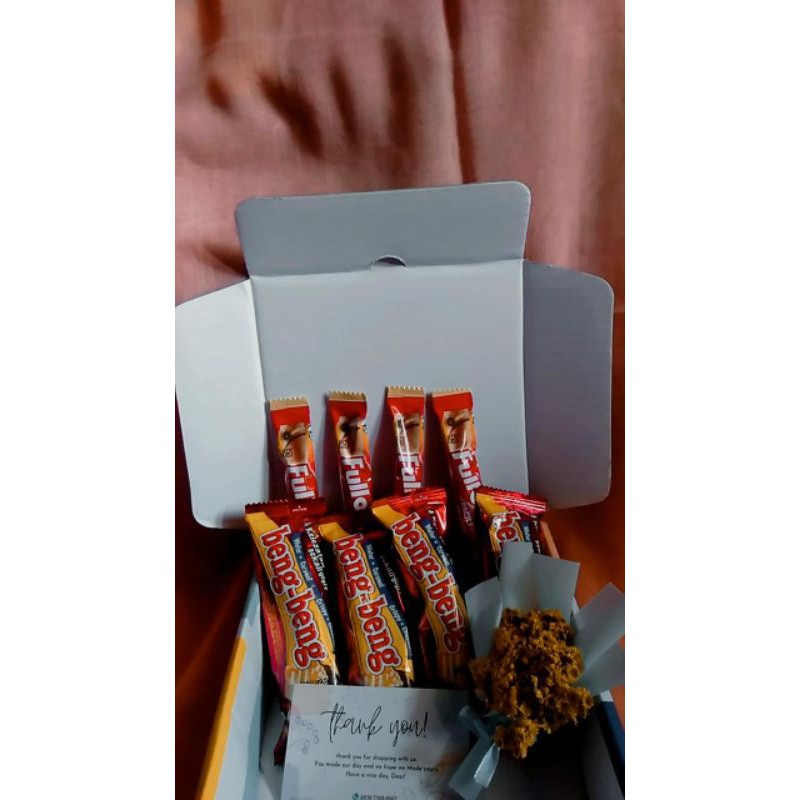 

hampers snack/kado ultah, valentine