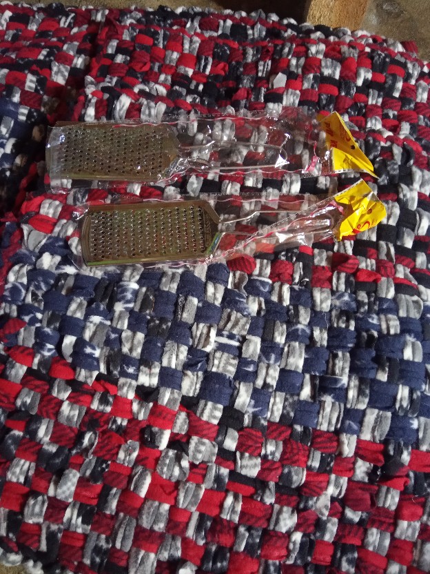 Parutan Keju Stainless / Parutan Serbaguna Stainless