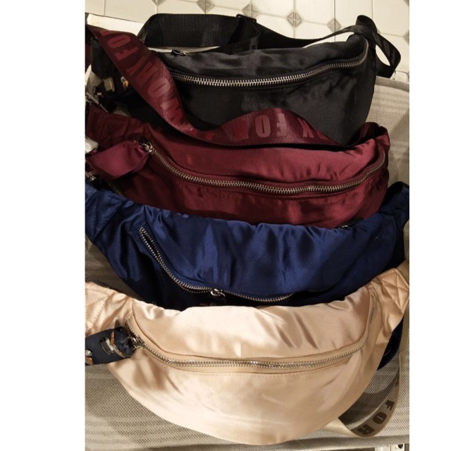 Stradivarius Waist Bag Parasut / Tas Bahu Stradivarius / Shoulder Bag