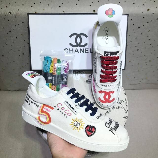 BISA TAWAR CHANEL COCO SNEAKER SHOES 2236
SET 3PAIR TALI BUAT GONTA GANTI