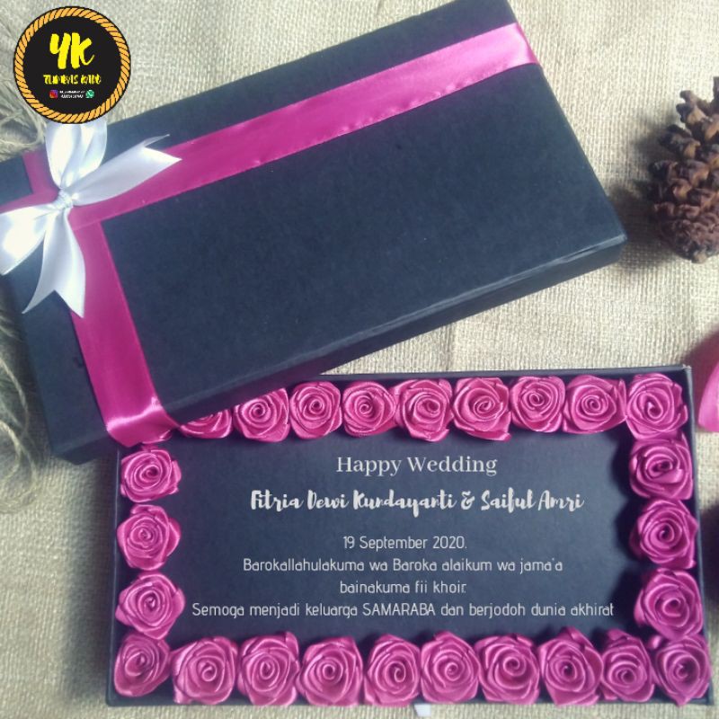 

Wreath Flower in Box / Flower in Box / Flower Buket / Buket Bunga / Bunga Pita Satin