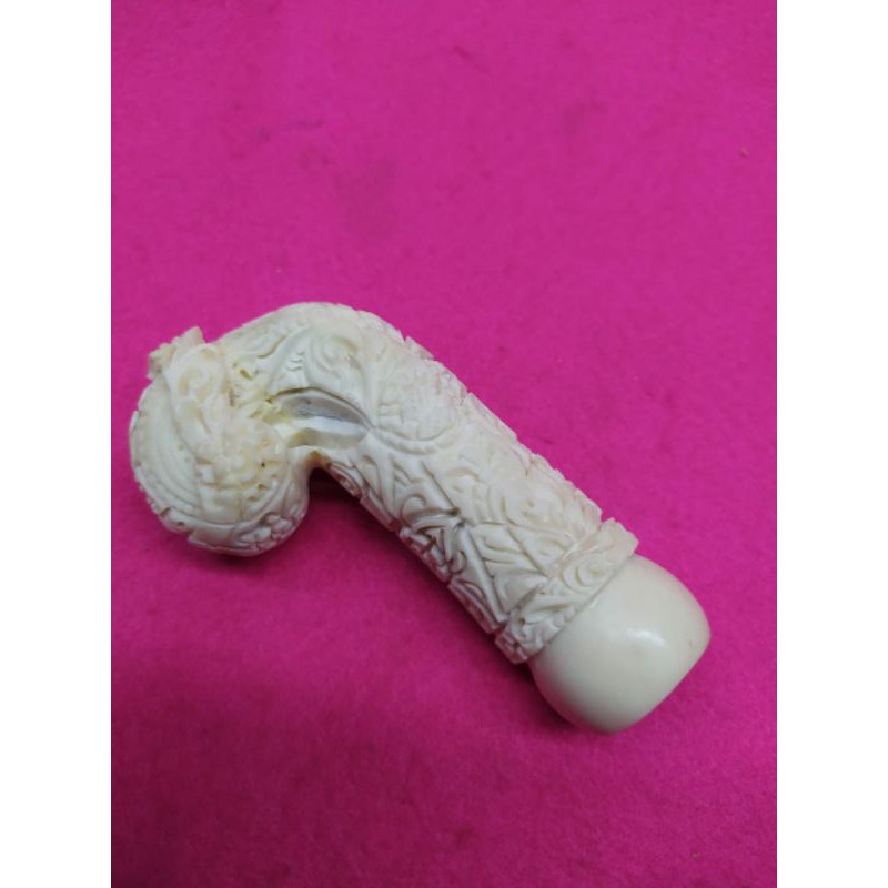 Deder Keris Antik Warna Putih Bahan Tulang Asli