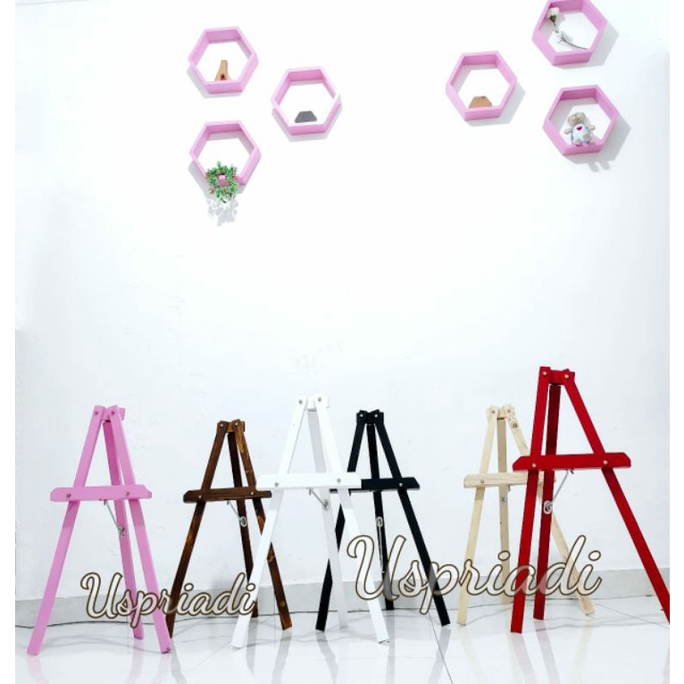 

USPRIADI STANDING TRIPOT 75CM KAYU KAKI PENYANGGA PAPAN TULIS MENU KAPUR DEKORASI WEDDING PESTA WO STANDING FOTO STAND FOTO DEKORASI PESTA PERLENGKAPAN PESTA DEKORASI CHRISTMAS DEKORASI NATAL