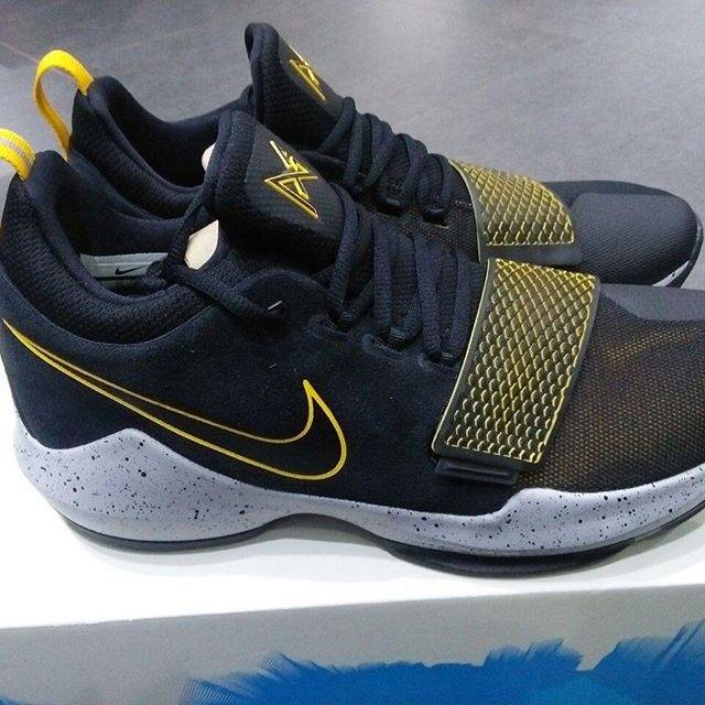 Nike PG 1 black university gold