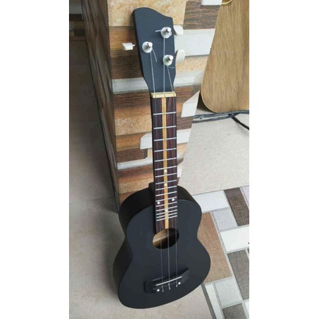 Ukulele senar 3