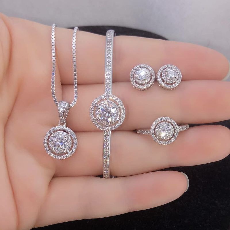 Set Replika Berlian Lapis Emas Set Perhiasan Wanita Anti Karat Tahan Lama Anting Kalung