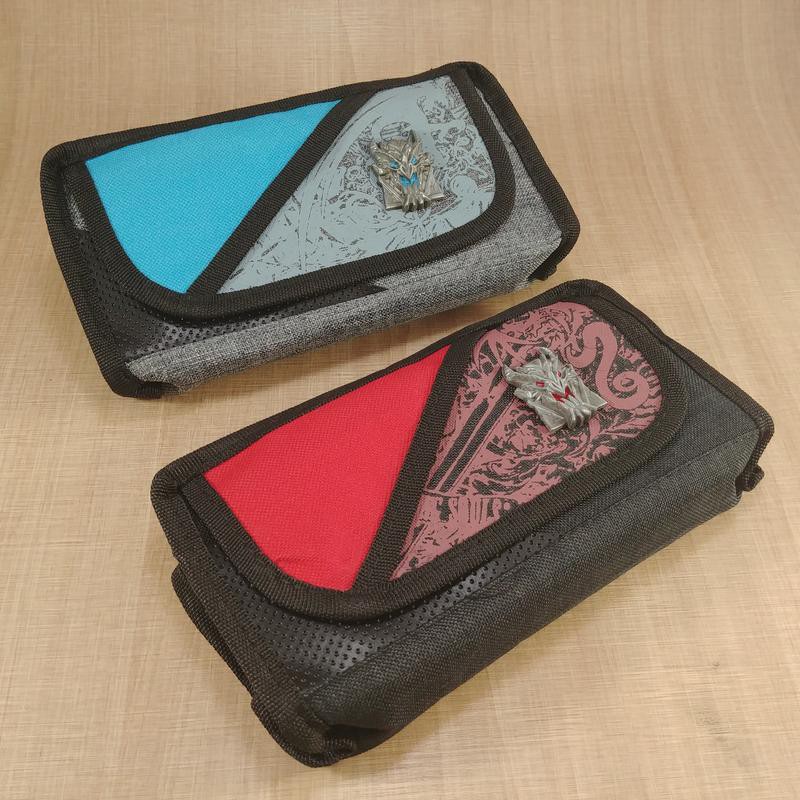 

pencase 1720 2 warna logo kepala naga